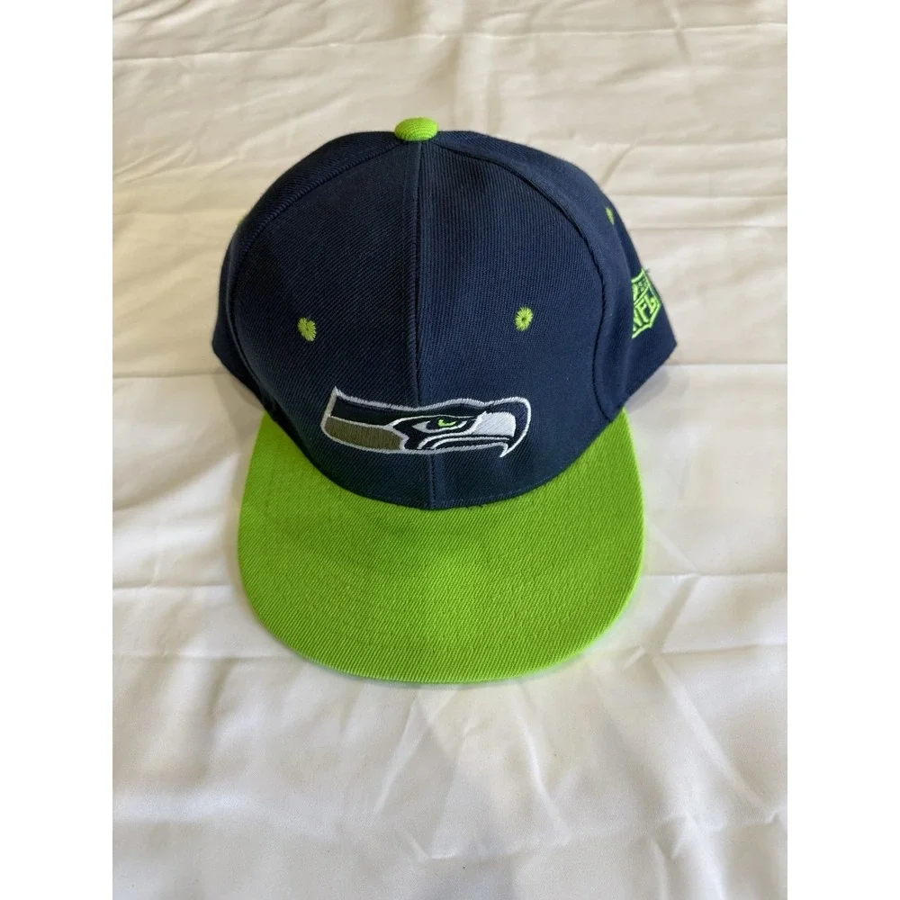 NFL Seattle Seahawks Logo On Dark Navy Blue w/ Lime Green Bill Hat Snapback VGC